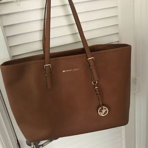 Michael Kors Jet Set Tote